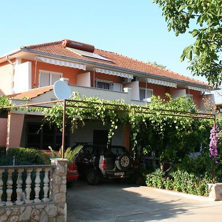 Apartments And Rooms Dobrila Jelsa  Rom bilde